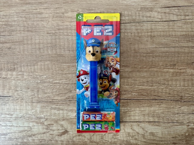 PEZ Figurka Tlapková patrola + 2 PEZ Štangličky ovocné 17g