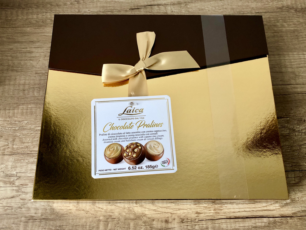 Bonboniéra Laica - Luxusní kabelka s pralinkami mix motivů 185g