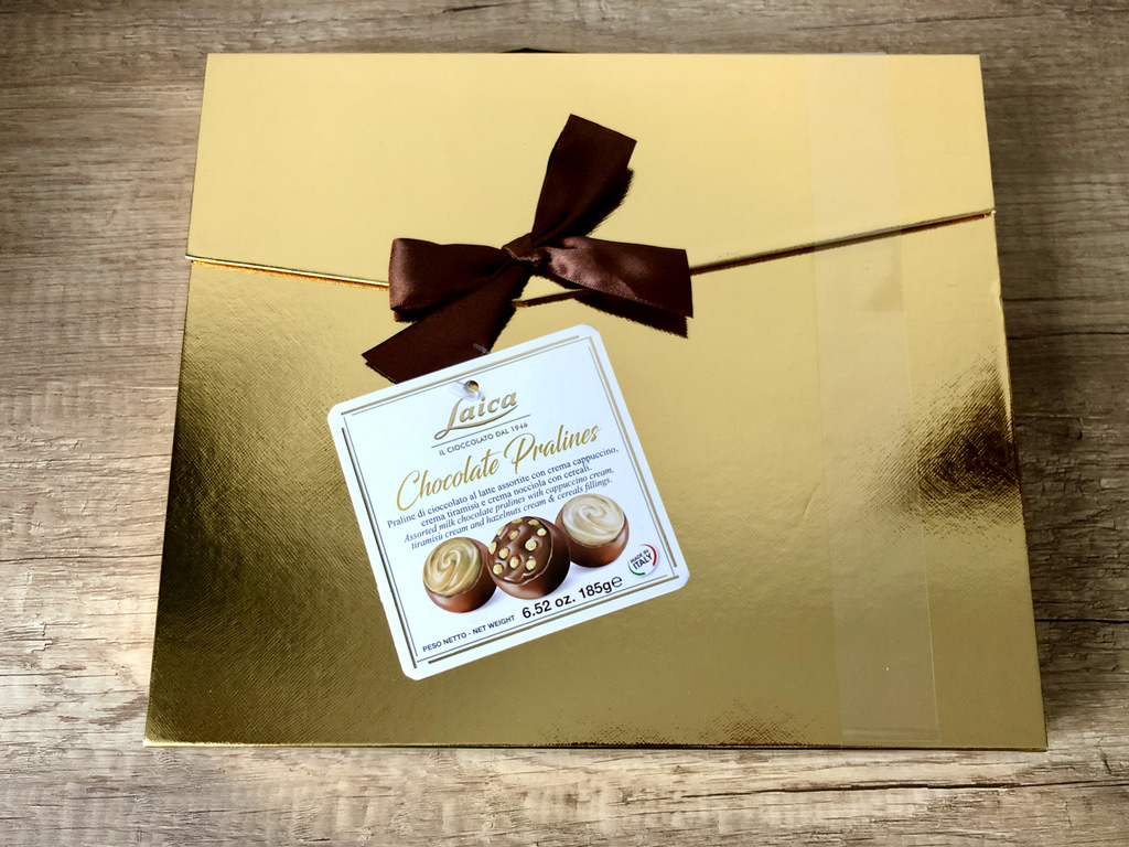 Bonboniéra Laica - Luxusní kabelka s pralinkami mix motivů 185g