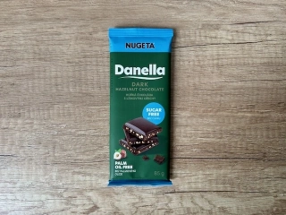 Nugeta Danella Hořká čokoláda s lískovými ořechy bez cukru 85g