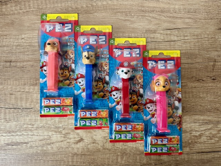 PEZ Figurka Tlapková patrola + 2 PEZ Štangličky ovocné 17g